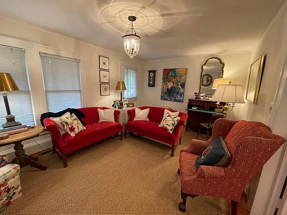 5th image of 218 Circle Ave