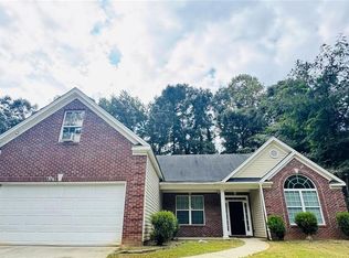 5736 Lakeside Dr, Union City, GA 30291