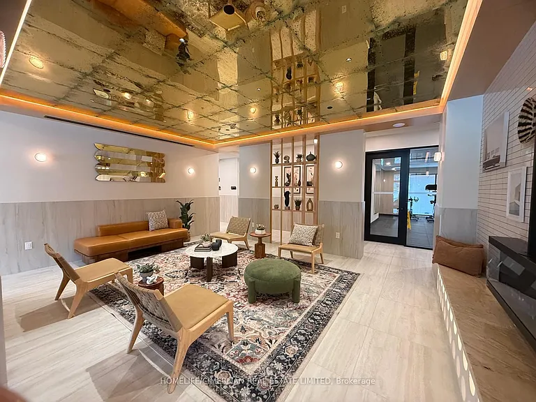1660 Bloor St W #810 — Photo 2