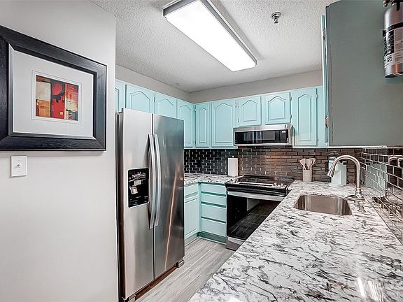 3rd image of 211 Heritage Blvd Suite 111