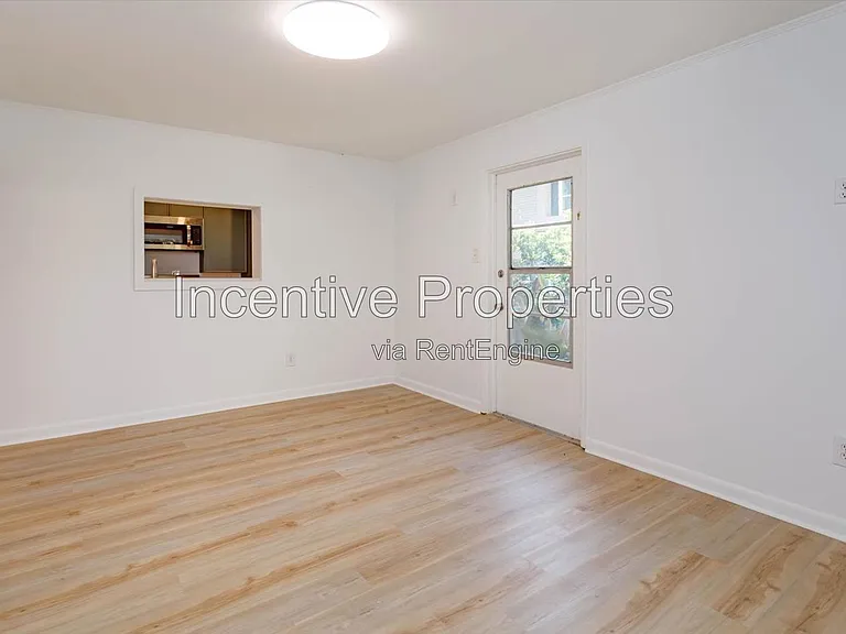 816 Putnam Ave — Photo 10