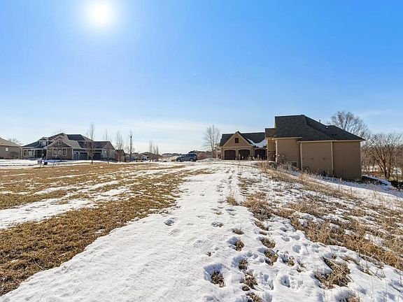 4th image of 2500 NE Park Dr