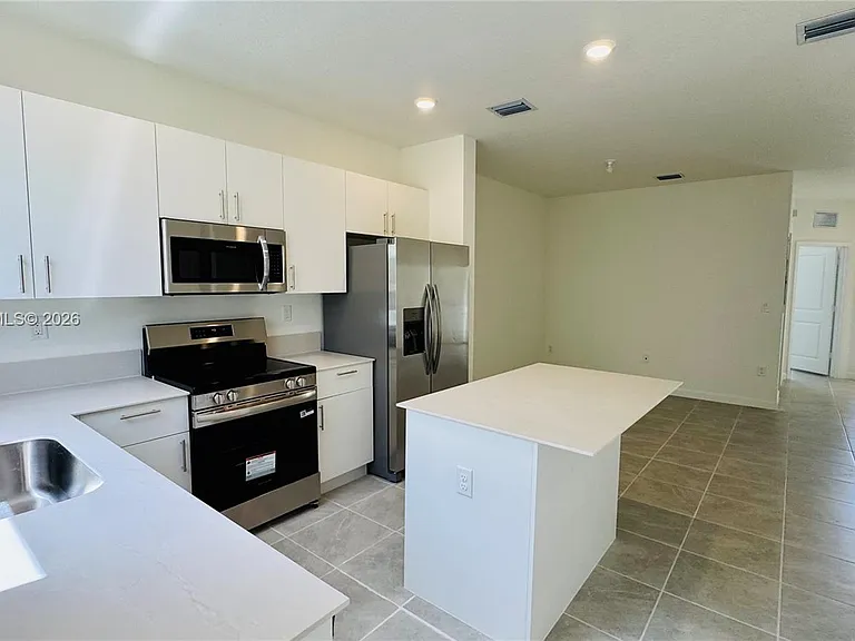 2632 SE 27th Dr — Photo 10