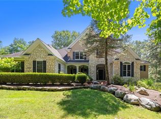 11625 Regent Park Dr, Chardon, OH 44024