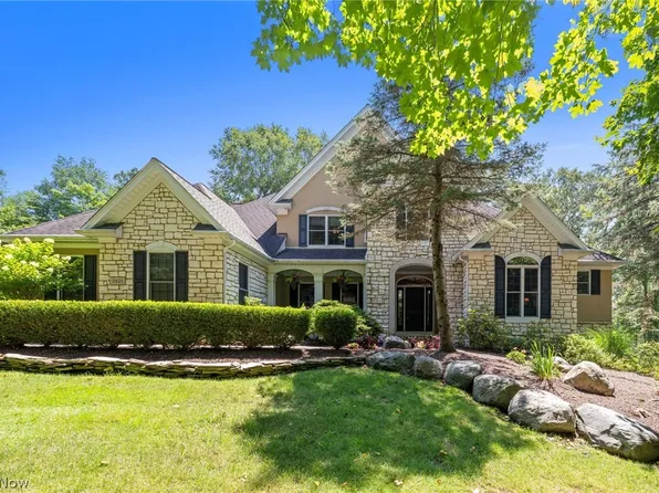 11625 Regent Park Dr, Chardon, OH 44024