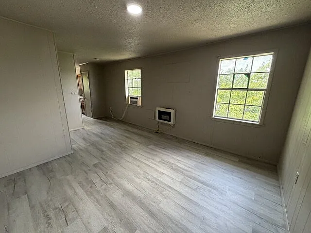 1 bed, 1.0 bath, $615 — Photo 2
