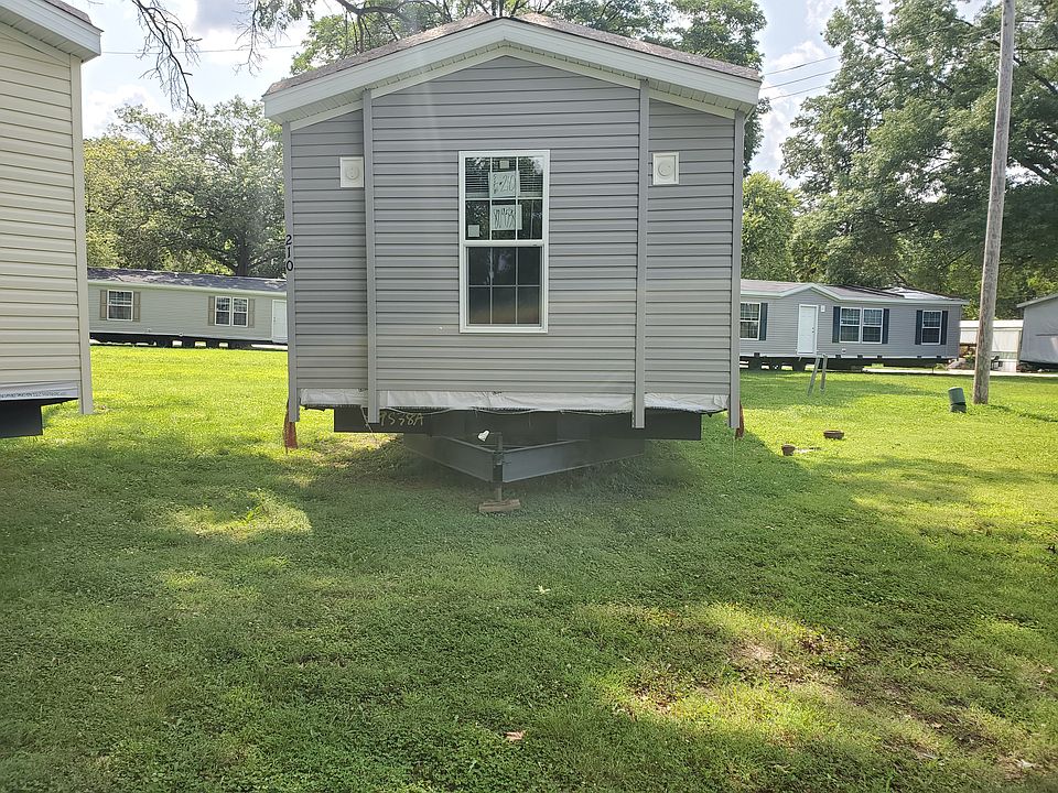 2nd image of 210 Iris Dr