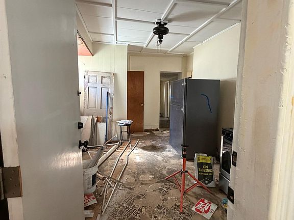 3rd image of 41 Gifford Avenue