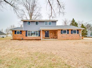1210 E Main St, Staunton, IL 62088