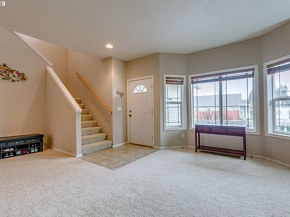 2nd image of 8907 NE 86th St