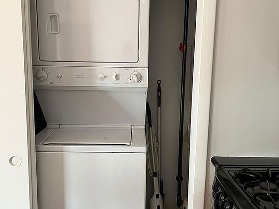 3rd image of 3871 Amboy Rd APT 301