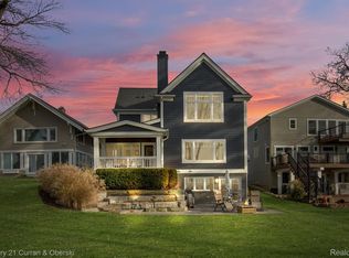 2653 Silverside Rd, Waterford, MI 48328