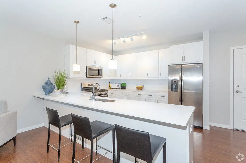 320 N Ellsworth Street — Photo 3