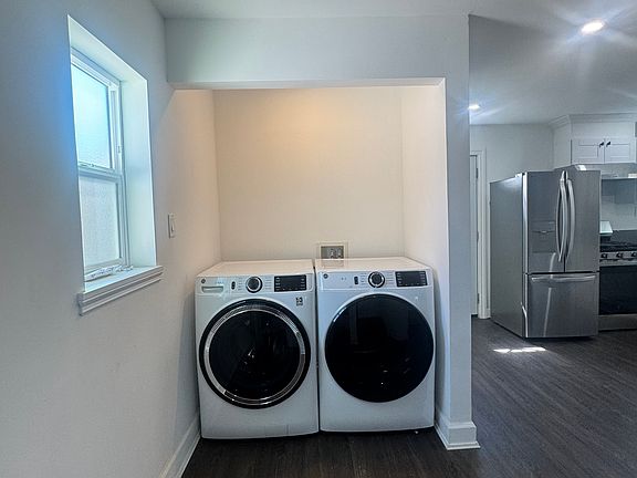3rd image of 4342 Kenwood Ave