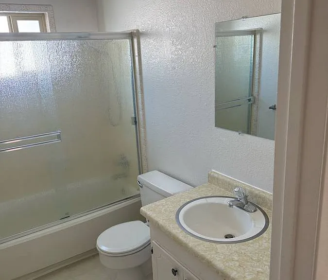 2458 Siskiyou Blvd #2458 — Photo 8