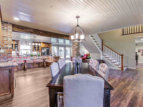 5th image of 301 Amarillo Dr