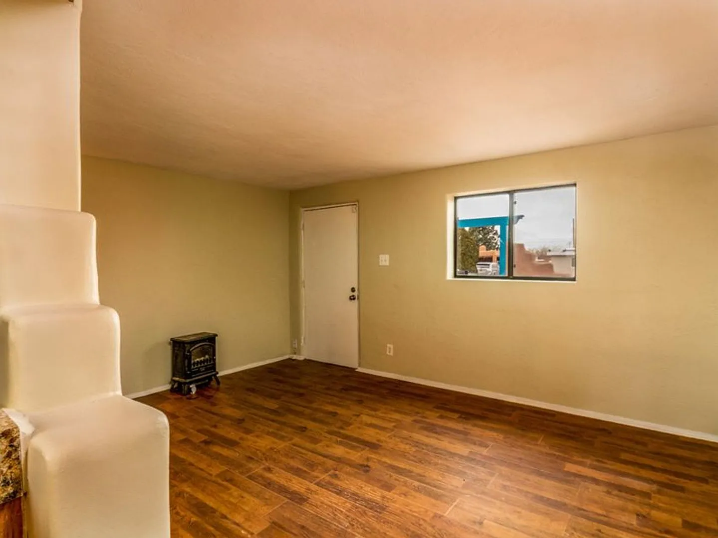 Charming two bedroom home — Photo 3