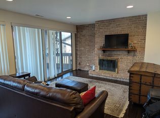 5529 E Lake Dr APT F, Lisle, IL 60532
