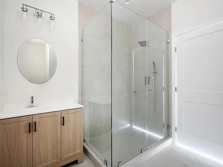 10939 Nassau Ave — Photo 12