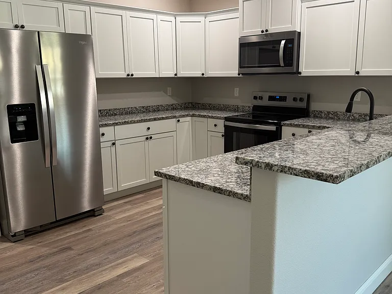 406 N Elliott St — Photo 5