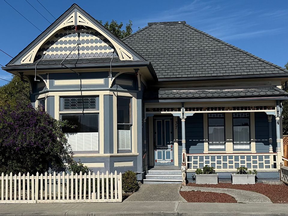 1st image of 37 Mariposa St