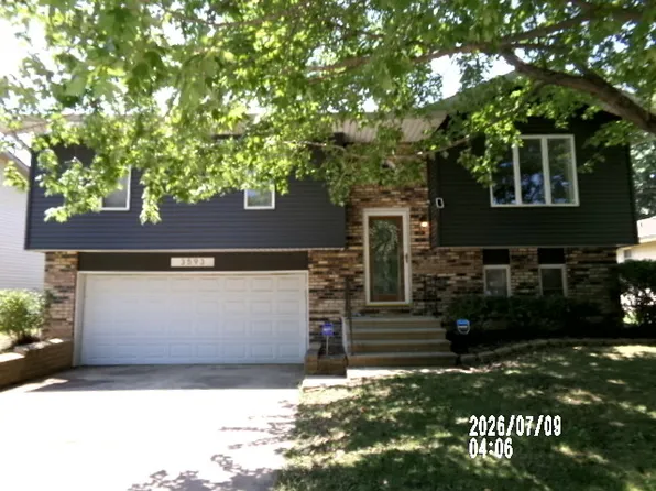 3593 Dove Dr, Decatur, IL 62526