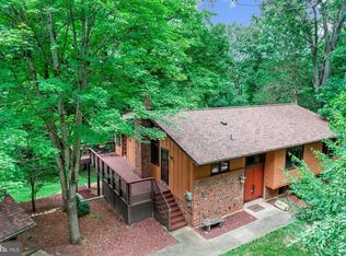 11918 Wolf Run Ln, Clifton, VA 20124