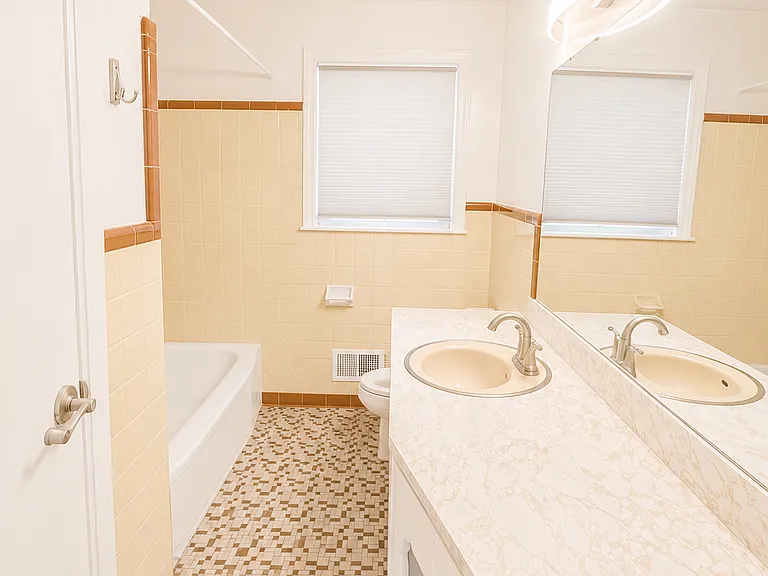 250 Castle Dr — Photo 15