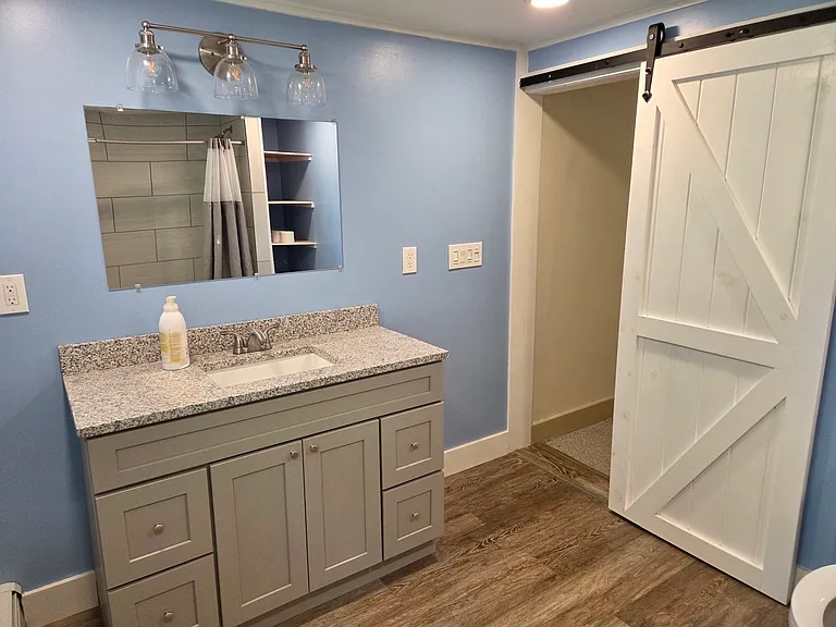 Fully-renovated bathroom