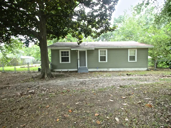 262 Thompson Blvd, Chickasaw, AL 36611