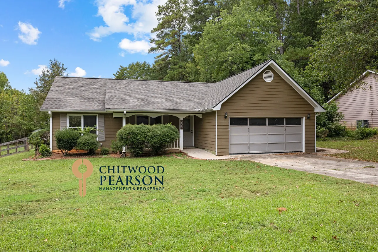 Updated 3 bedroom in Starr's Mill School District — Photo 1