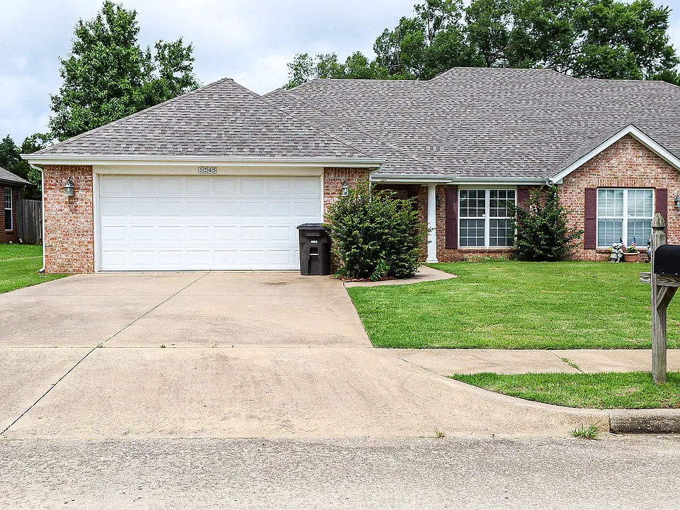 1245 Willow Park Dr