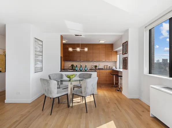 45 West 67th Street image 15 of 16