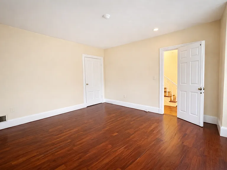 1130B Washington St — Photo 7