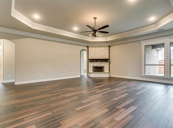 5th image of 524 Greenvale Ct