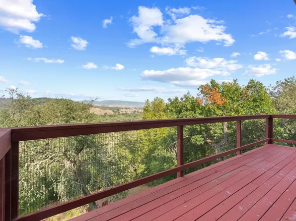 9040 El Matador Dr, Gilroy, CA 95020