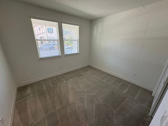 5th image of 121 Scott Creek Way