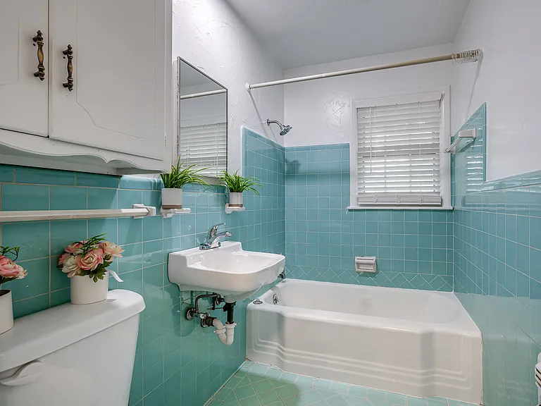 4620 N Harvey Pkwy #1/2 — Photo 31