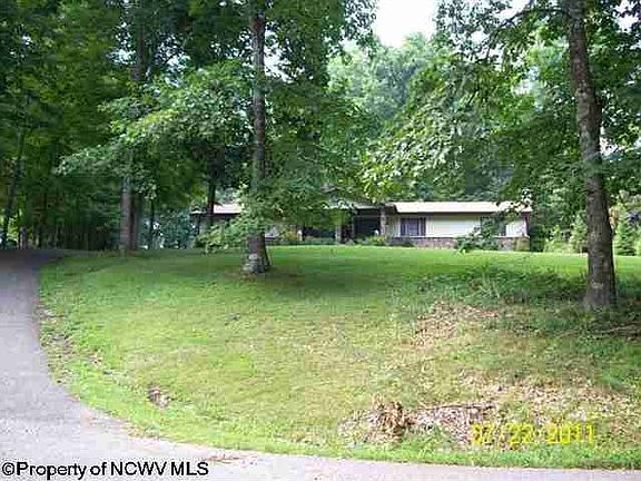 3rd image of 6 S Tenney Dr