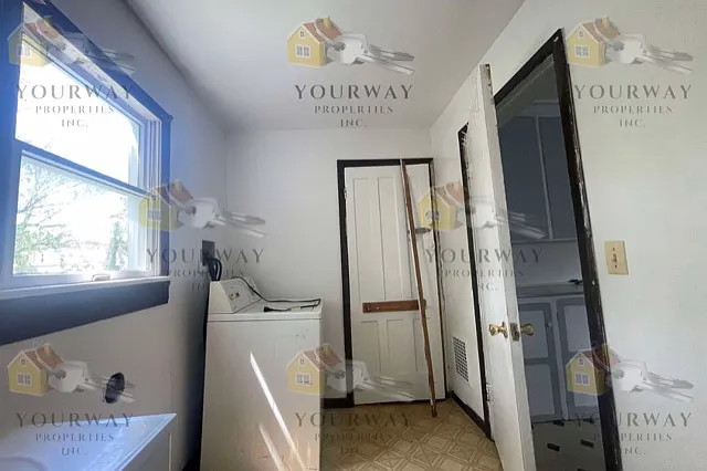 275-277 Glenwood Ave #2 — Photo 8