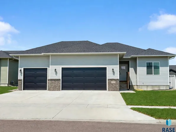 110 Atlantic Cir, Harrisburg, SD 57032