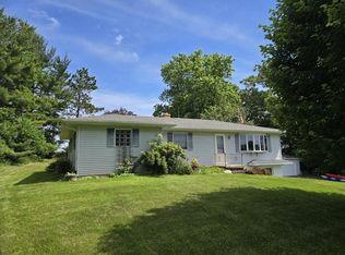 4062 Schneider Dr, Oregon, WI 53575