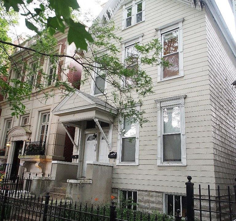 2741 N Kenmore 2R