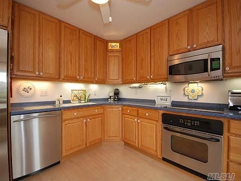 3rd image of 225 S Snedecor Ave