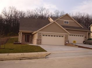 504 Century Oak Dr, Waukesha, WI 53188
