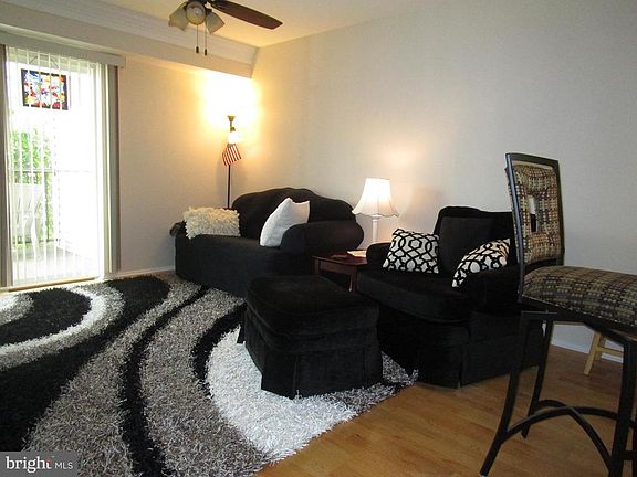 3rd image of 3307 Wyndham Cres #2164