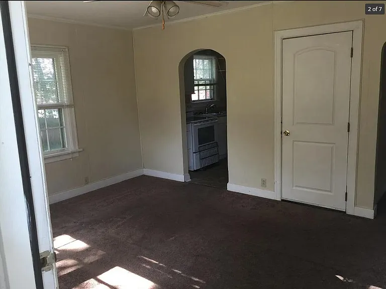 731 Rex Ave — Photo 2