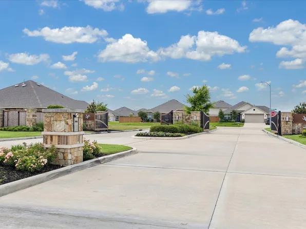 10227 Whitney Reach Dr, Iowa Colony, TX 77583