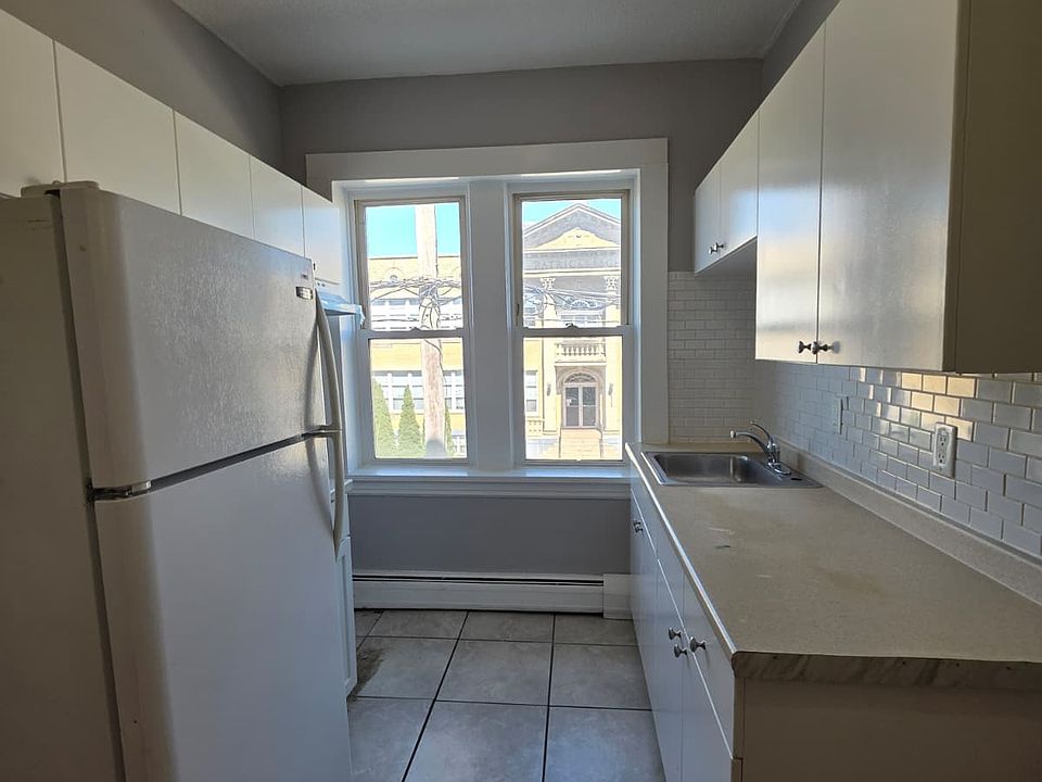 1st image of 335 Wells St #16A