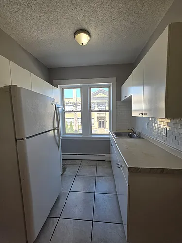 335 Wells St Photo 1